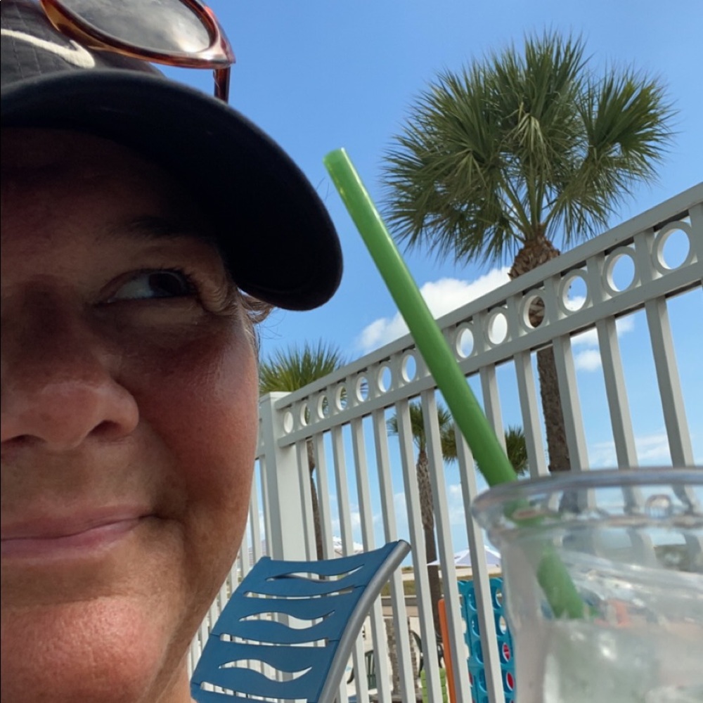 Meet your Posher, Hilary